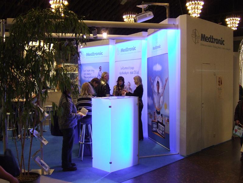 013.JPG - Die bekannten Pumpenhersteller fehlten natrlich nicht.
Hier ist der Stand von Medtronic zu sehen, die u.a. auch einige Infos zum Guardian bereit hielten.